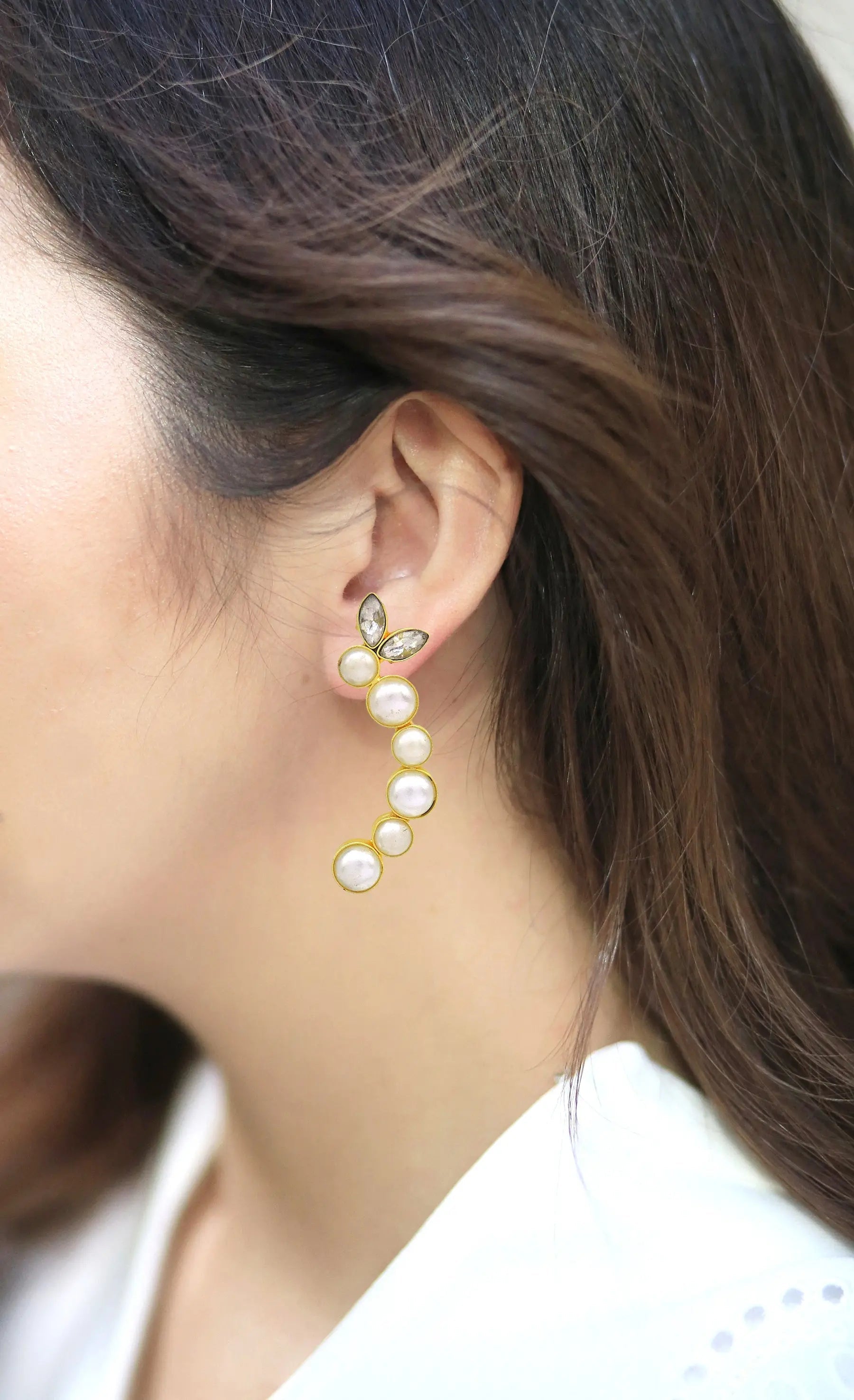 Curved Pearl Earrings