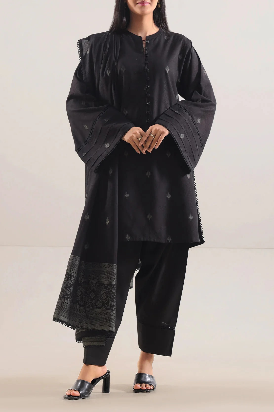 Saya Premium Dyed Jacquard 3-Piece Suit – Deep Charcoal Black Elegance